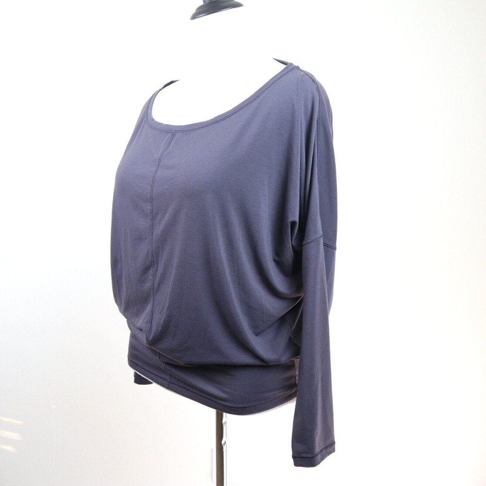 Athleta Size M Essence Flow Top Dolman Long Sleeve Jersey Knit Gray
